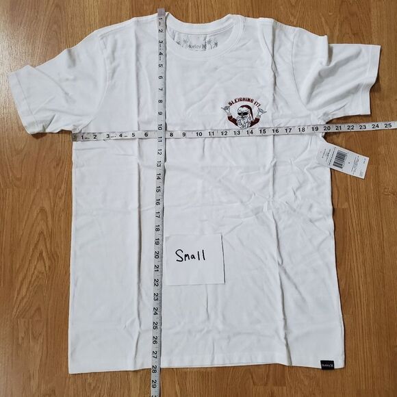 Hurley Everyday Washed Sleighing It T-shirt - Picture 10 of 15